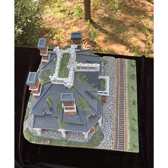 Santa’s Best 1995 Christmas In New England Train Station Excellent Condition! - Picture 5 of 7